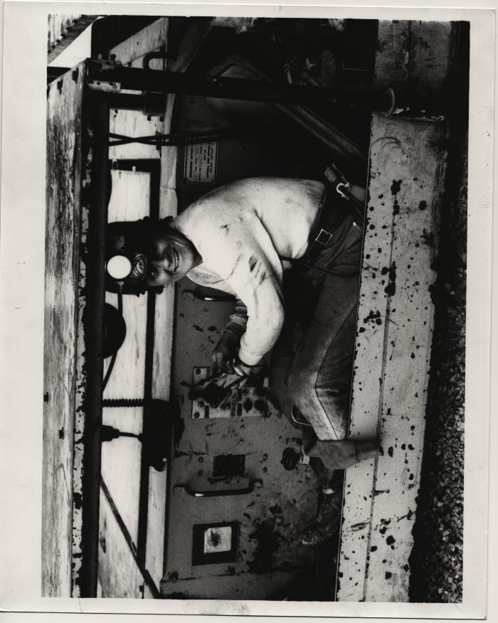 Coalmining Women production still