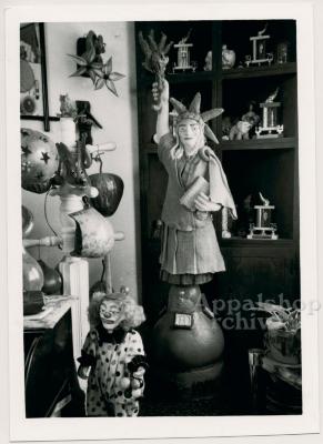 Minnie Black's Gourd Band production still